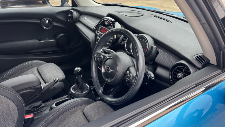 MINI Hatchback 1.5 Cooper 3dr Petrol Hatchback